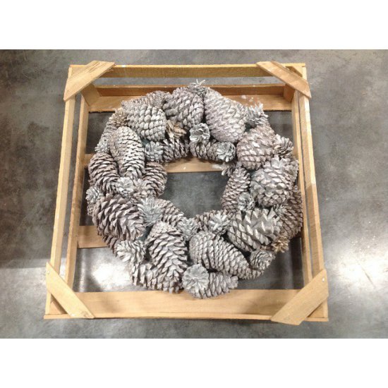 WREATH PINE CONES WHITE WASH 48CM